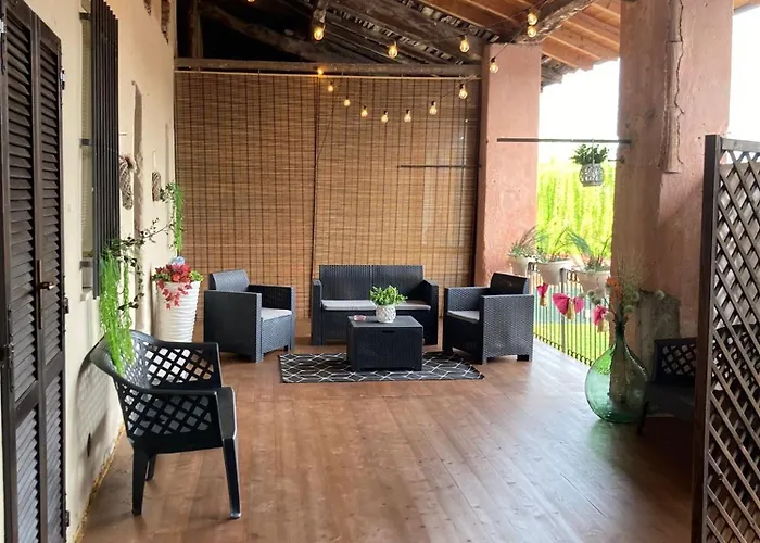 Casavacanzalacorte 卡德泽特