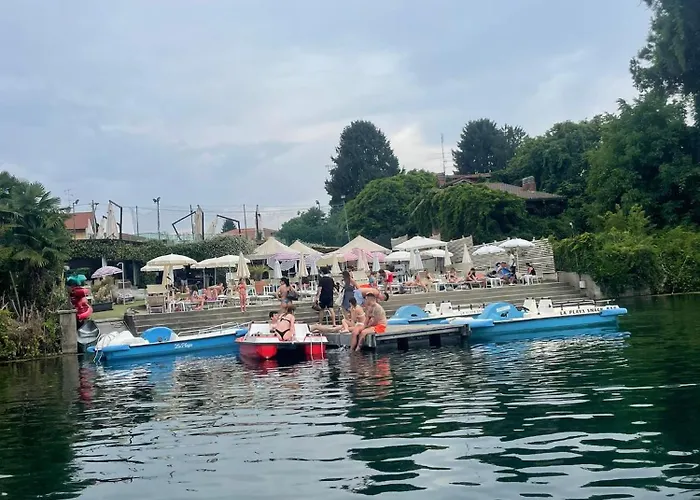 Casavacanzalacorte * 卡德泽特