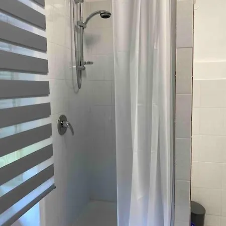 Casavacanzalacorte Appartement Cadrezzate
